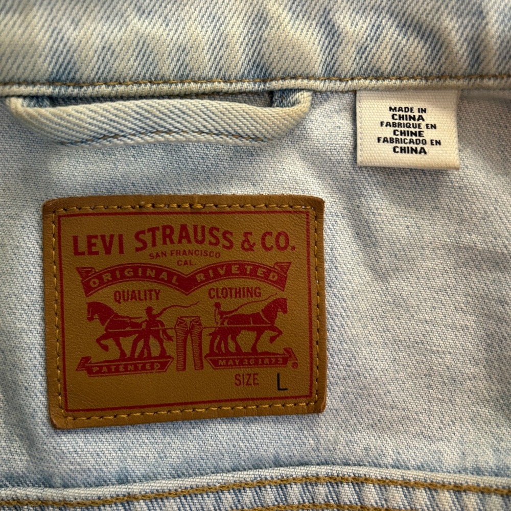 Levi's Denim Trucker Jacket Light Wash Blue Size L - Picture 3 of 9